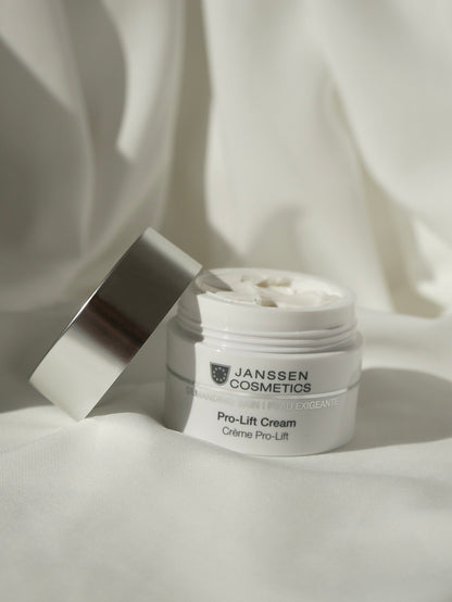 PRO- LIFT CREAM l Täyteläinen uudistava voide ikääntyvälle iholle l Janssen Cosmetics
